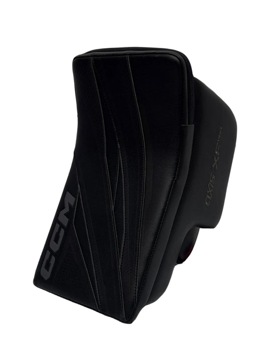 CCM AXIS XF TOTAL CUSTOM PRO SR. Blocker