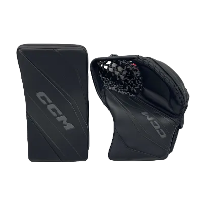 CCM EXTREME FLEX 6.9 INT. Catcher and Blocker Combo